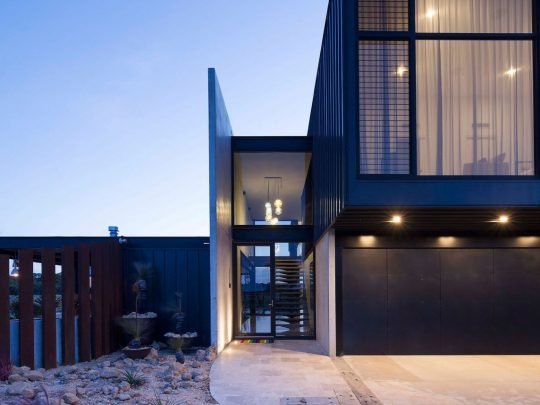 Diseño de Casa Contemporánea de Dos Niveles | Constructora Paramount