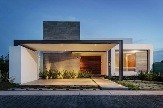 10 Diseños de Fachadas de Casas Modernas | Constructora Paramount